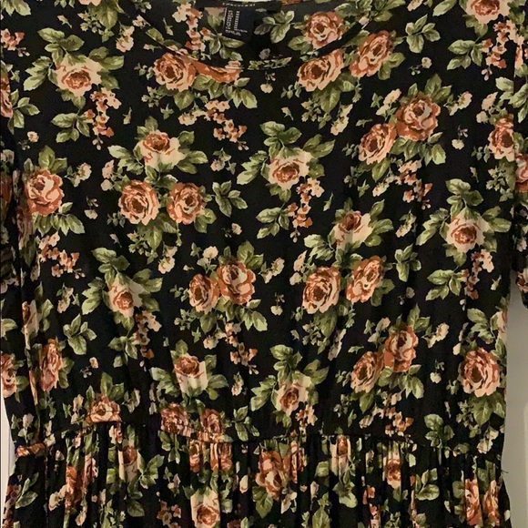 Flower dress - Picture 2 of 3